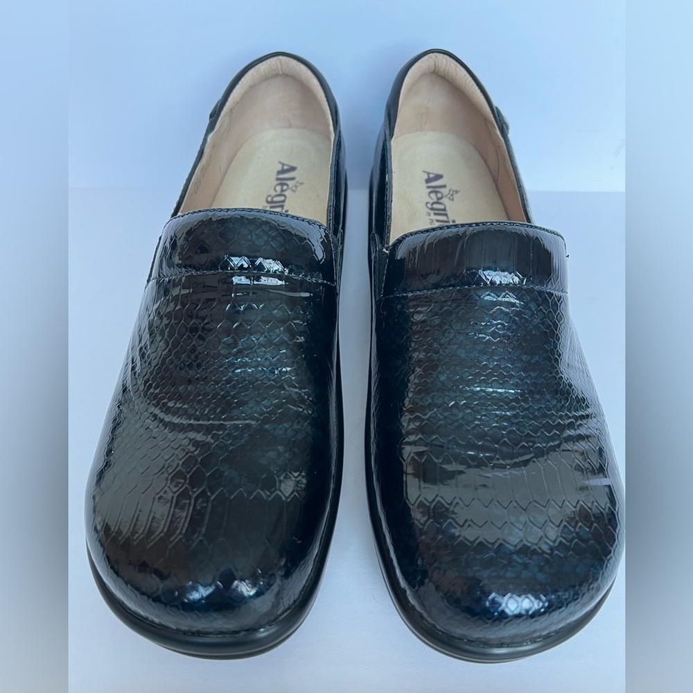 Alegria Keli Professional Clogs in a snakeskin/crocodile embossed patent leather